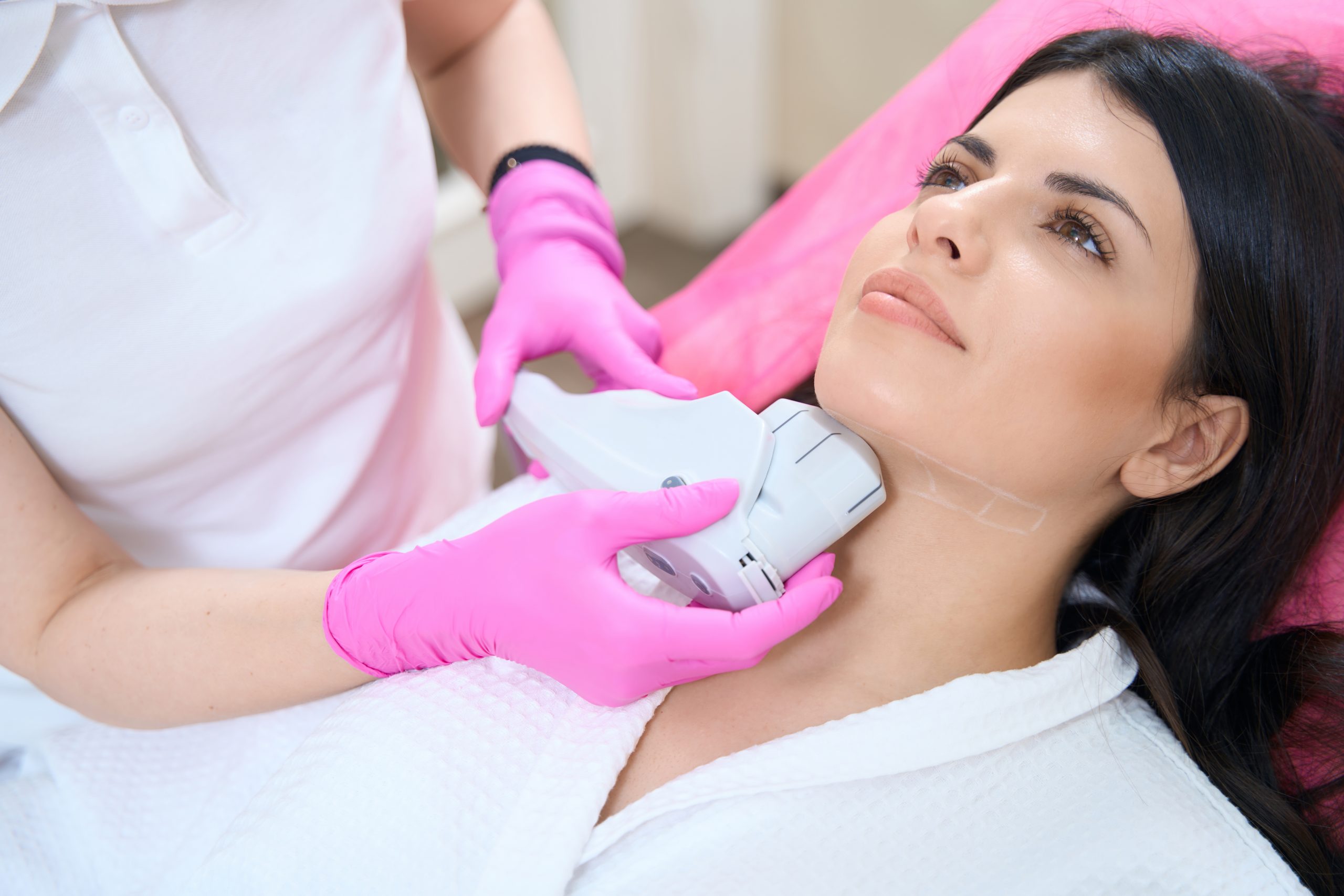 Method of ultrasonic mesotherapy helps to effectively correct the necessary zones